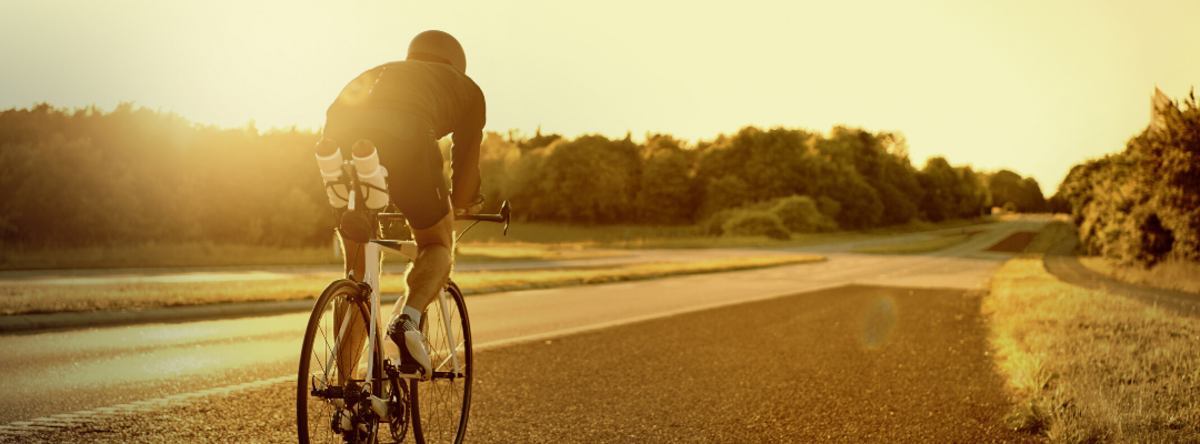 cykelrytter på landvej